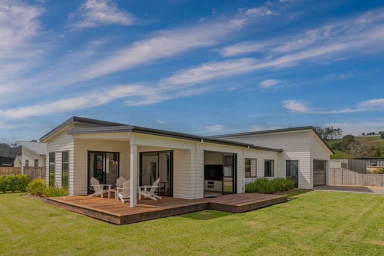 Photo of property in 23 Navigation Drive, Cooks Beach, Whitianga, 3591