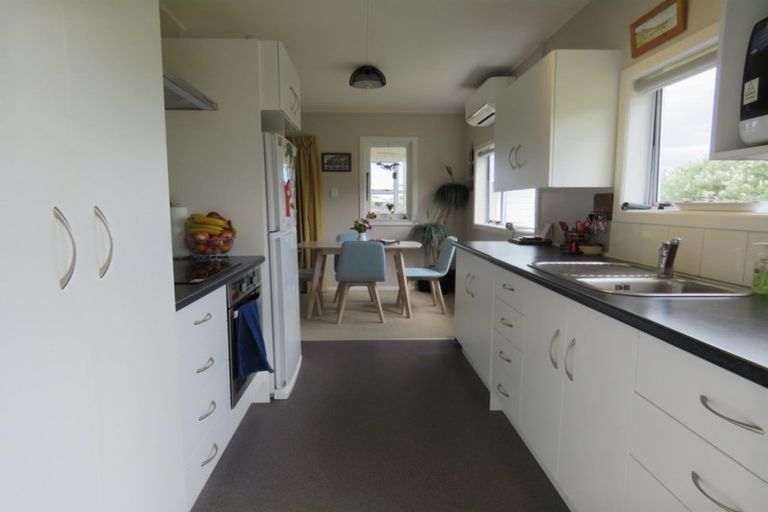 Photo of property in 15 Ferry Street, Foxton Beach, Foxton, 4815