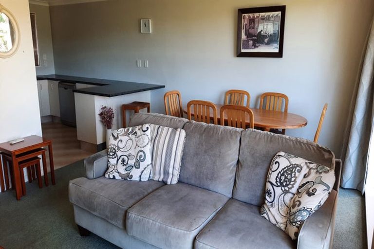 Photo of property in 2/98 Domain Terrace, Spreydon, Christchurch, 8024