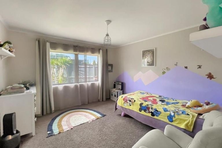 Photo of property in 5 Ruske Place, Grandview Heights, Hamilton, 3200