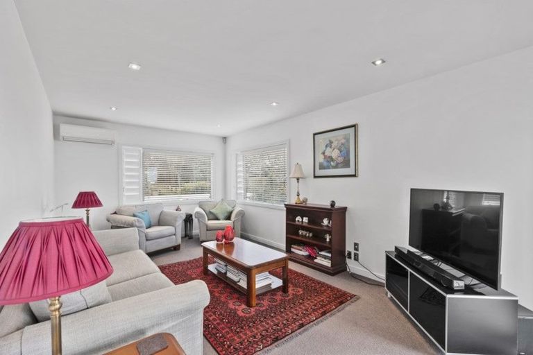 Photo of property in 37a Peter Terrace, Castor Bay, Auckland, 0620