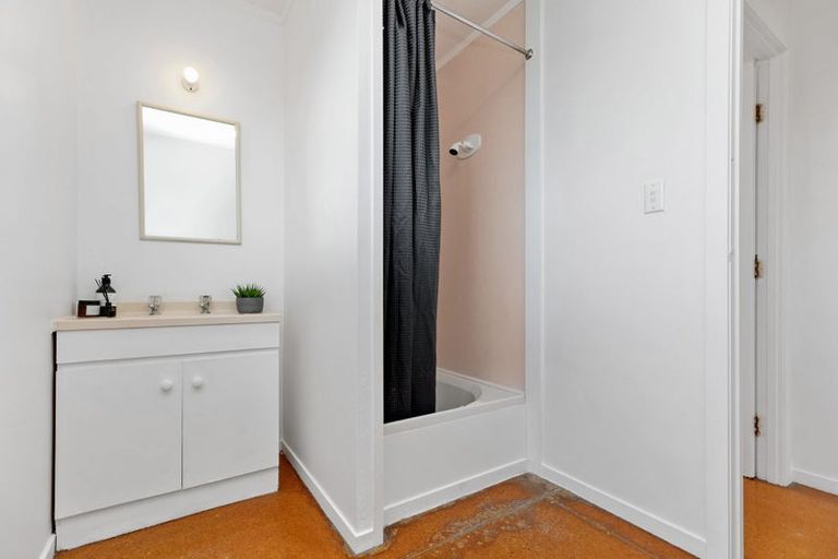 Photo of property in 6b Marjorie Lane, Papamoa Beach, Papamoa, 3118