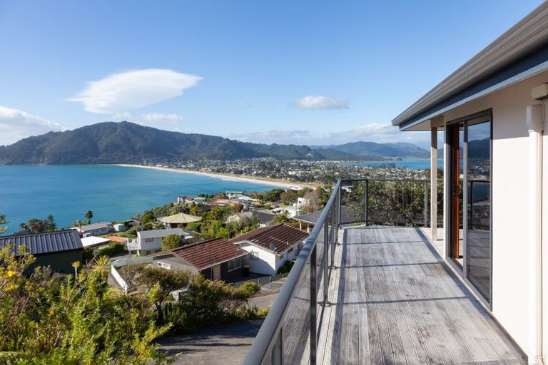 Photo of property in 5 Tirinui Crescent, Tairua, 3508