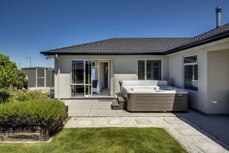 Photo of property in 6 Pelorus Avenue, Poraiti, Napier, 4112