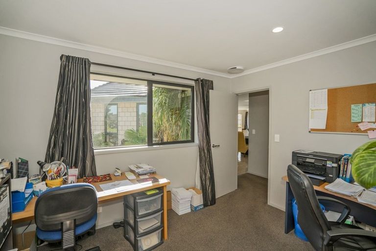 Photo of property in 10 Kelly Place, Whitianga, 3510