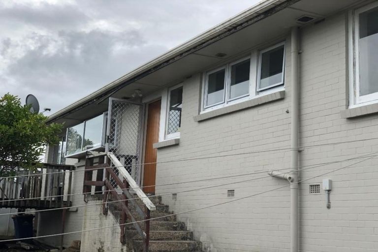 Photo of property in 2/152a Mokoia Road, Chatswood, Auckland, 0626