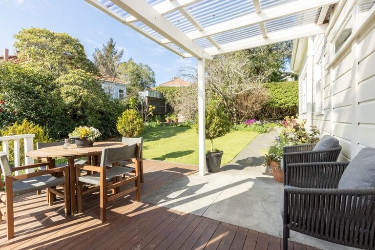 Photo of property in 43 May Avenue, Hospital Hill, Napier, 4110