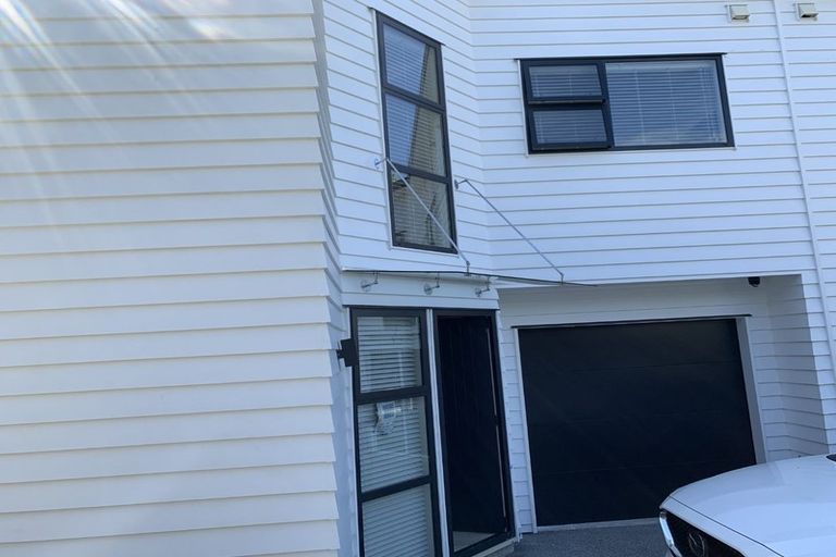 Photo of property in 10b Marama Street, Castor Bay, Auckland, 0620