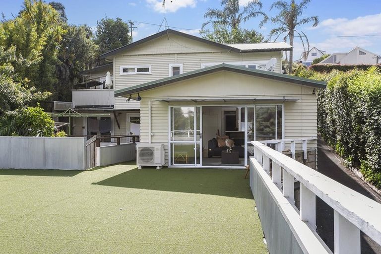 Photo of property in 36 Comins Crescent, Mission Bay, Auckland, 1071