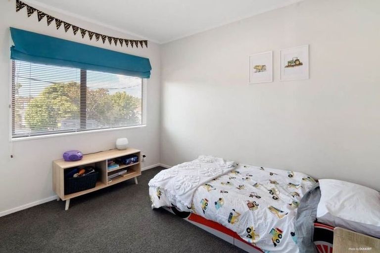Photo of property in 1/278 Birkdale Road, Birkdale, Auckland, 0626
