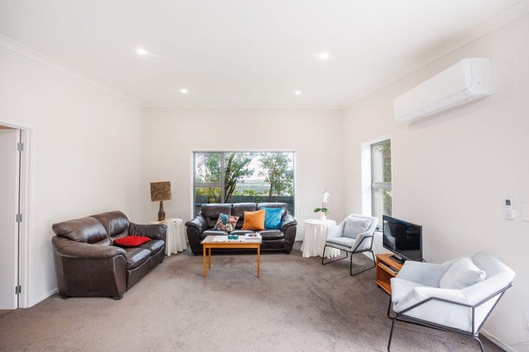 Photo of property in 5a Aokautere Drive, Fitzherbert, 4410