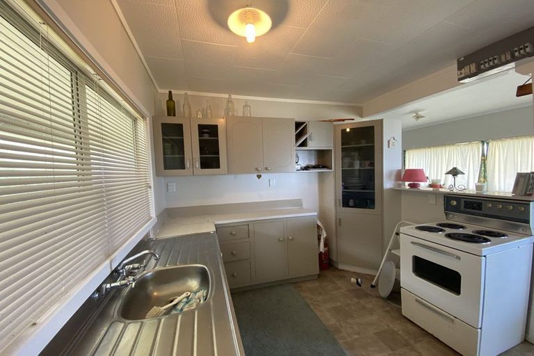 Photo of property in 4 Beach Road, Mokau, 4376