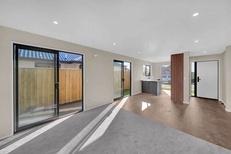 Photo of property in 21 Ellmers Street, Woodend, 7691