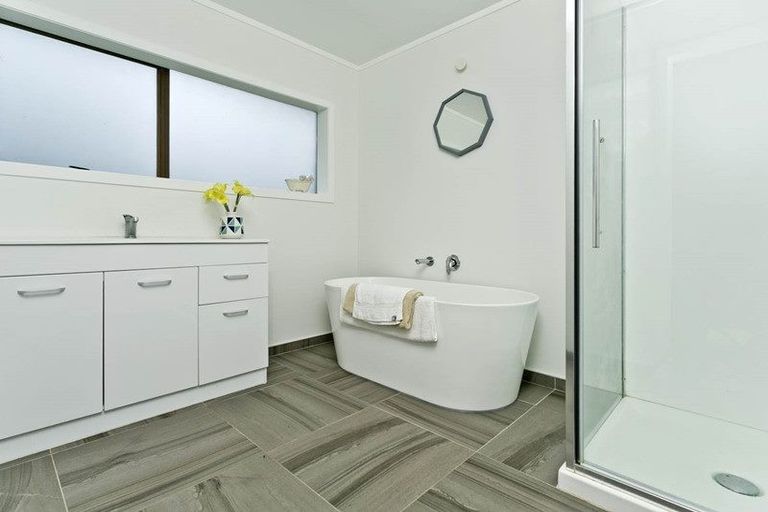 Photo of property in 57 Newhaven Terrace, Mairangi Bay, Auckland, 0630