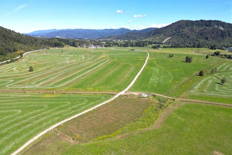 Photo of property in 47 Inwoods Road, Parklands, Christchurch, 8083