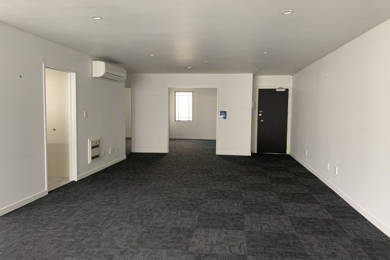 Photo of property in St James Courts, 2/77 Gloucester Street, Christchurch Central, Christchurch, 8013