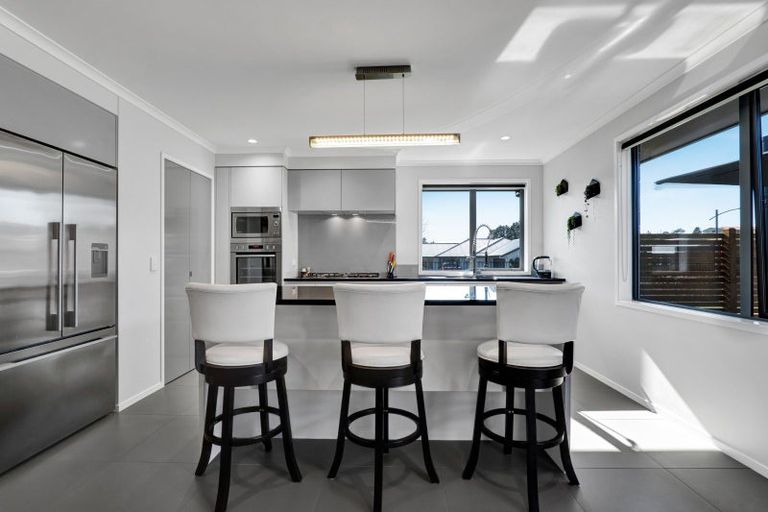 Photo of property in 25 Fernbrook Drive, Hurworth, New Plymouth, 4310