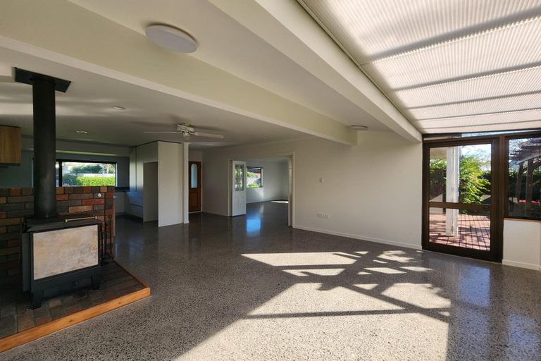 Photo of property in 7 Kaitake Place, Oakura, 4314