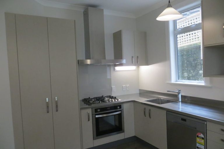 Photo of property in 20 Glasgow Street, Kelburn, Wellington, 6012