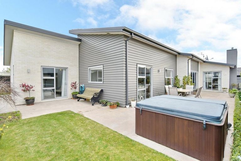 Photo of property in 12 Brookwater Avenue, Northwood, Christchurch, 8051