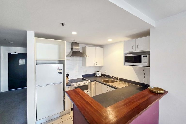 Photo of property in Terrace Heights Apartments, 7c/163 The Terrace, Wellington Central, Wellington, 6011