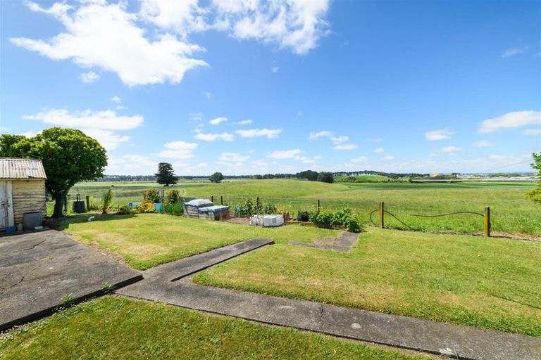 Photo of property in 56 Wightman Road, Sanson, Palmerston North, 4479