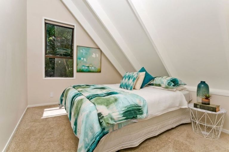 Photo of property in 2/74 Brigantine Drive, Beach Haven, Auckland, 0626