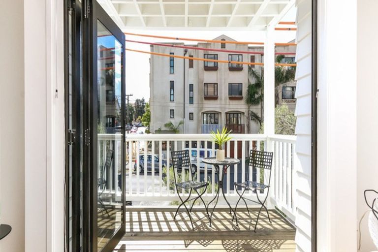Photo of property in 2/10 Rose Road, Grey Lynn, Auckland, 1021