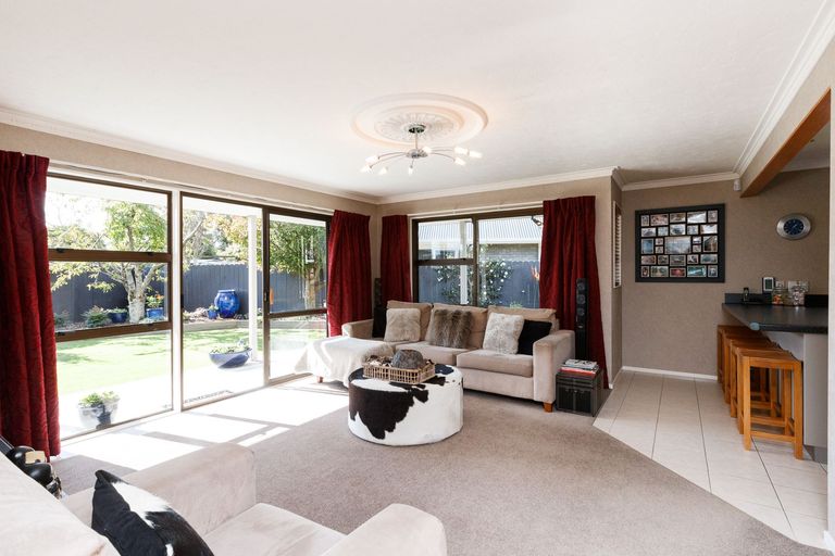 Photo of property in 1 Ngahere Court, Awapuni, Palmerston North, 4412