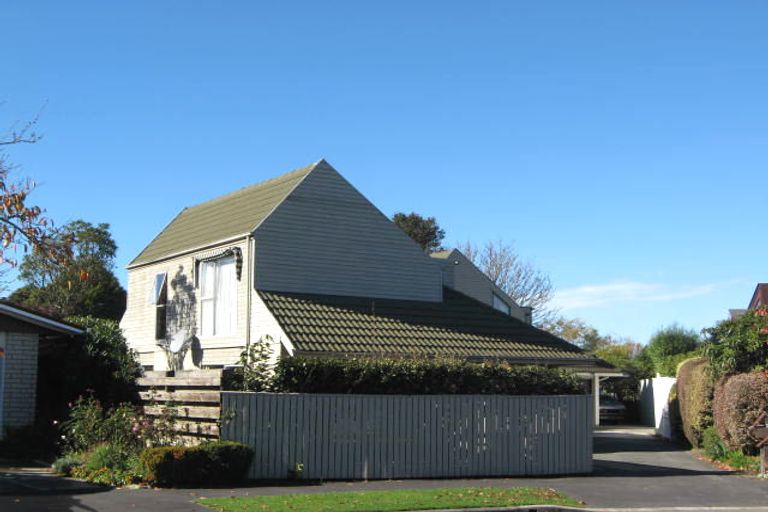 Photo of property in 15b Saint Winifreds Place, Bryndwr, Christchurch, 8052