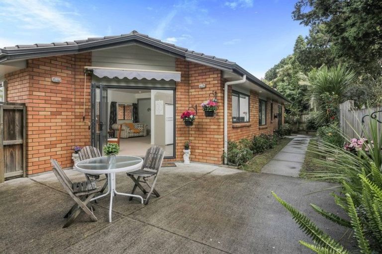 Photo of property in 15a Callis Avenue, Opaheke, Papakura, 2113