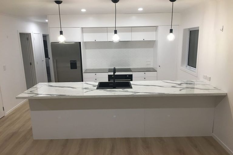 Photo of property in 8a Awanui Street, Merrilands, New Plymouth, 4312