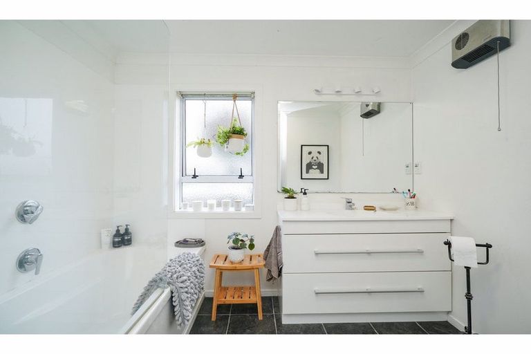 Photo of property in 66 Conyers Street, Georgetown, Invercargill, 9812