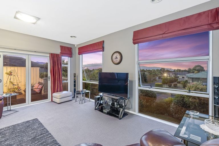 Photo of property in 12 Millennium Hill, Paraparaumu, 5032