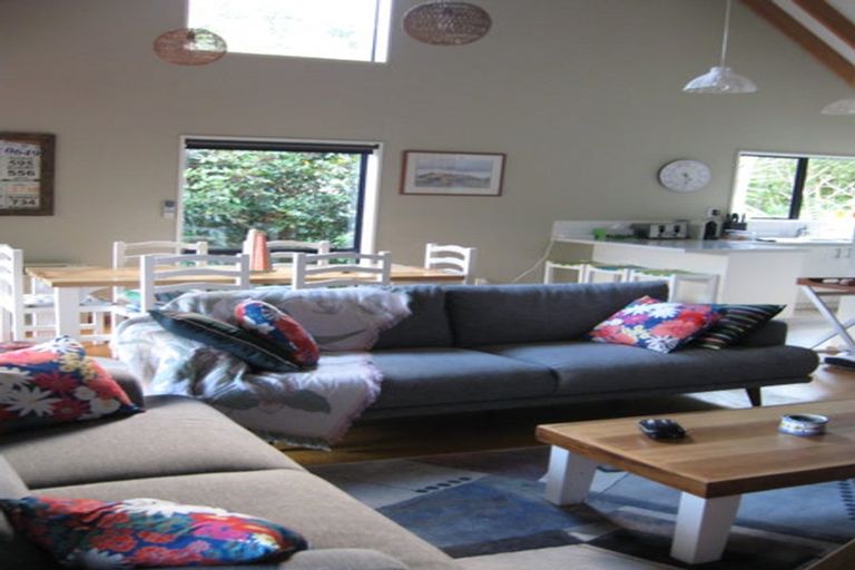 Photo of property in 14 Sandy Bay Road, Black Rock, Picton, 7282