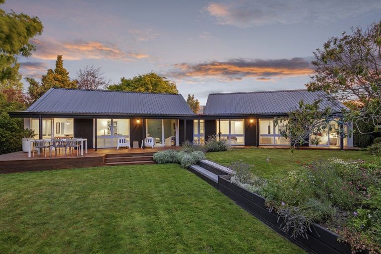 Photo of property in 22 Tuirau Place, Ilam, Christchurch, 8041