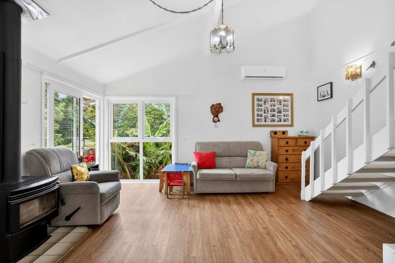 Photo of property in 2/39 Brunton Place, Glenfield, Auckland, 0629