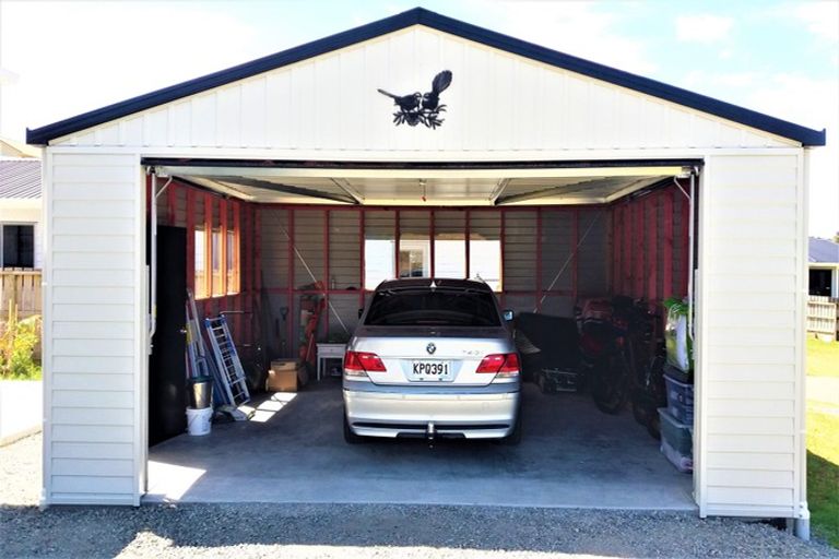 Photo of property in 9 Meenas Place, Cable Bay, 0420