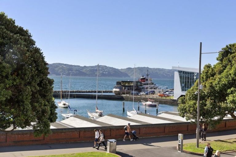 Photo of property in Rockhaven Saville, 116 Oriental Parade, Oriental Bay, Wellington, 6011