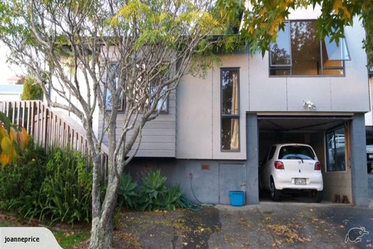 Photo of property in 35 Esther Place, Red Beach, 0932