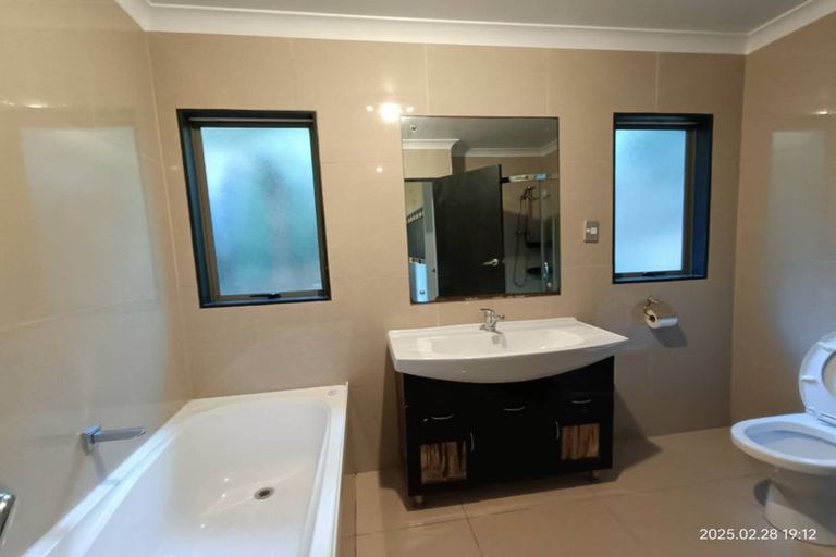 Photo of property in 2/274 Glamorgan Drive, Northcross, Auckland, 0630