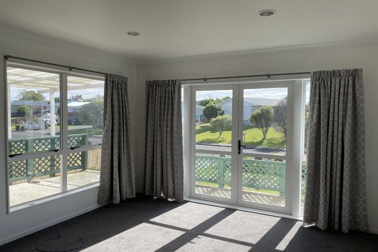 Photo of property in 35 Eddowes Street, Manurewa, Auckland, 2102