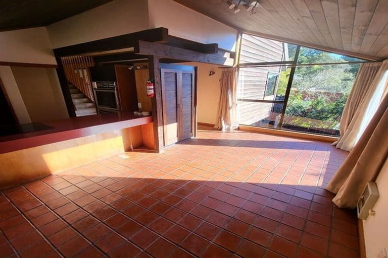 Photo of property in 7 Francis Bell Grove, Lowry Bay, Lower Hutt, 5013
