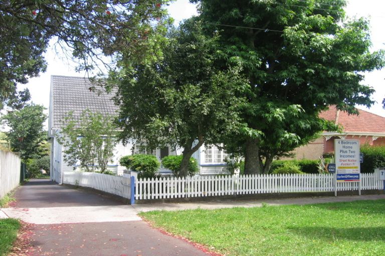 Photo of property in 7 Aratonga Avenue, Greenlane, Auckland, 1051