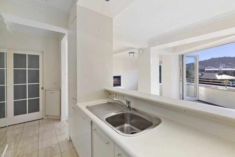 Photo of property in Rockhaven Saville, 116 Oriental Parade, Oriental Bay, Wellington, 6011