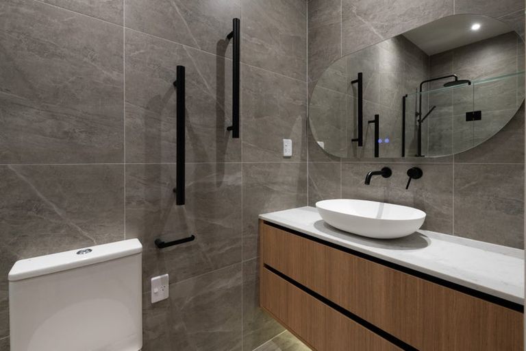 Photo of property in 15b Kiri Place, Mairangi Bay, Auckland, 0630