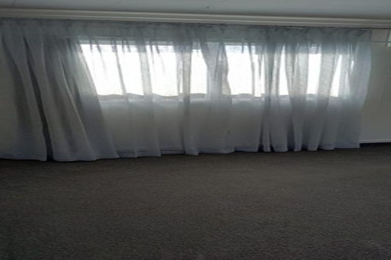 Photo of property in 74 John F Kennedy Drive, Milson, Palmerston North, 4414