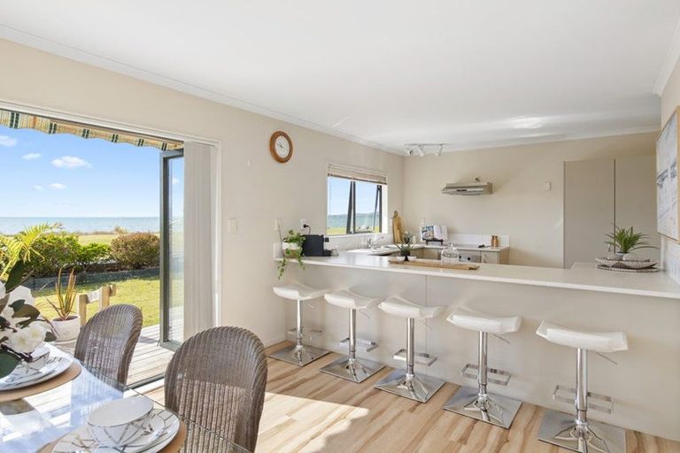 Photo of property in 915 East Coast Road, Kaiaua, Pokeno, 2473