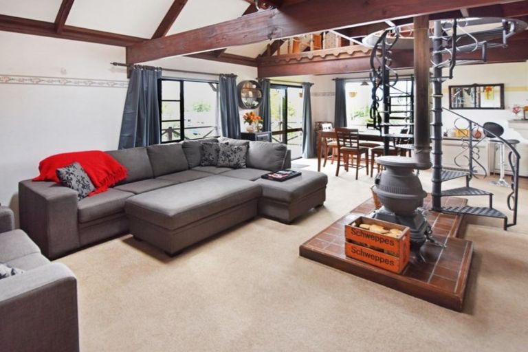 Photo of property in 30 Black Peak Road, Omarama, 9412