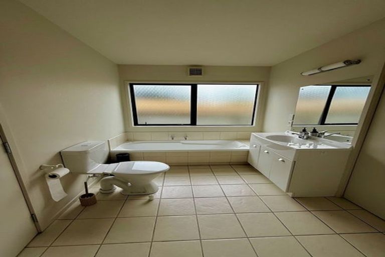 Photo of property in 1a Arataki Road, Havelock North, 4130